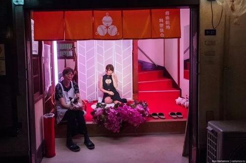 红灯区视频,都市夜生活背后的真实世界